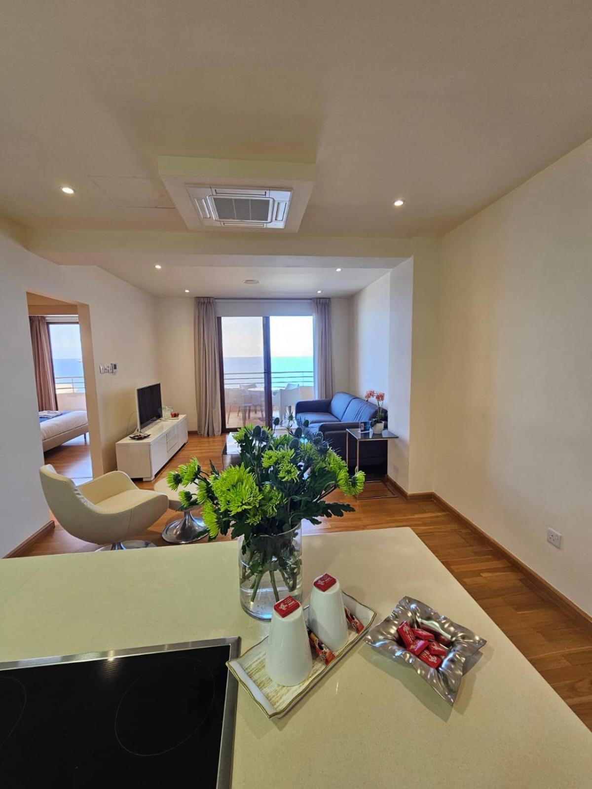 11 Suites - Golden Sunrise Suite Larnaca Camera foto